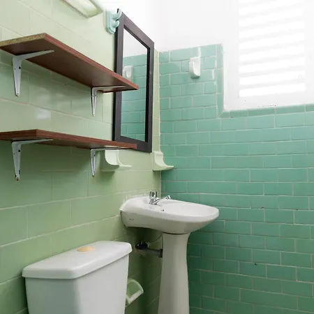 Cerca Al Mar Y Al Aeropuerto Apartamento